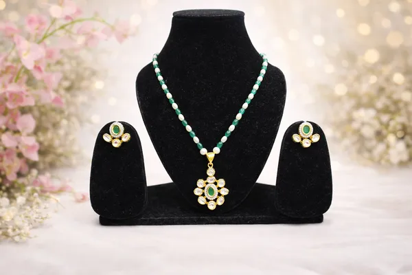 Golden_Copper_Alloy_With_Premium_Quality_Kundan_Polki_Set_With_Earrings_For_Women