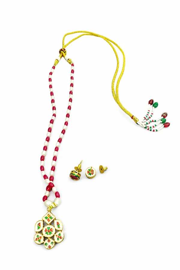 Golden_Copper_Alloy_With_Premium_Quality_Kundan_Polki_Set_With_Earrings_For_Women