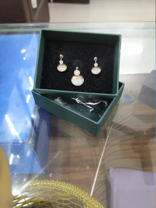 Silver_Premium_&_Fancy_Design_Pendant_Set_For_Women_And_Girls