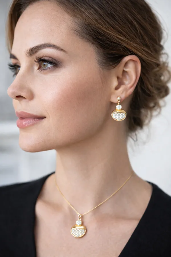 Silver_Premium_&_Fancy_Design_Pendant_Set_For_Women_And_Girls
