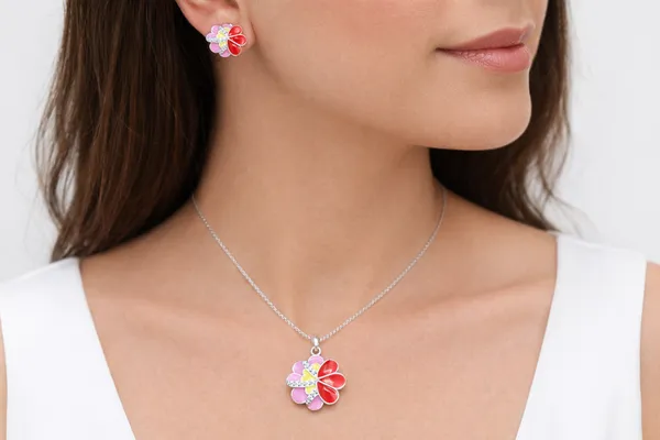 Silver_Premium_&_Fancy_Design_Pendant_Set_For_Women_And_Girls