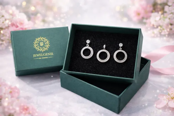 Silver_Premium_&_Fancy_Design_Pendant_Set_For_Women_And_Girls