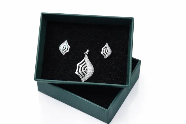 Silver_Premium_&_Fancy_Design_Pendant_Set_For_Women_And_Girls