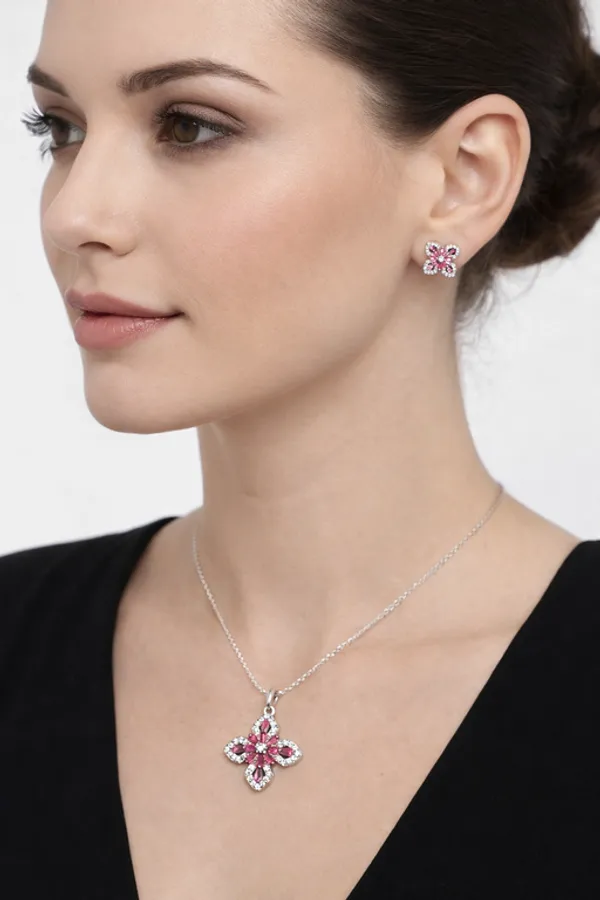 Silver_Premium_&_Fancy_Design_Pendant_Set_For_Women_And_Girls