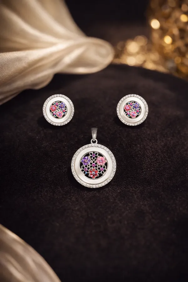 Silver_Premium_&_Fancy_Design_Pendant_Set_For_Women_And_Girls