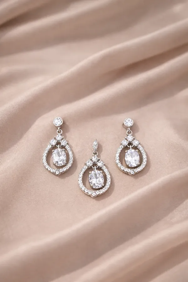 Silver_Premium_&_Fancy_Design_Pendant_Set_For_Women_And_Girls