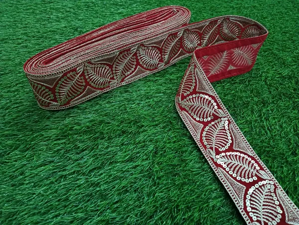 Red_And_Silver_Elegant_Design_Saree_Lace_For_Women