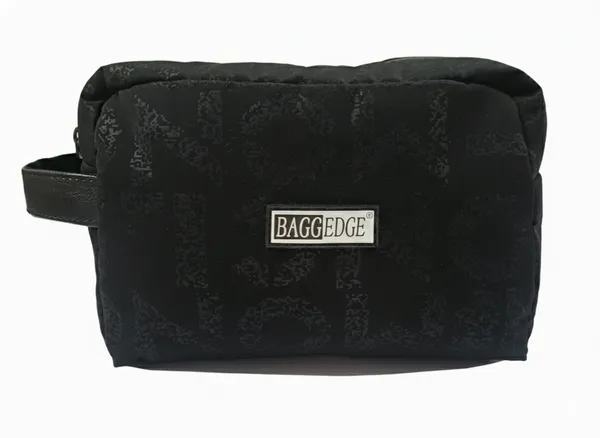 Black_Toiletry_Pouch_With_Zipper_And_Handle
