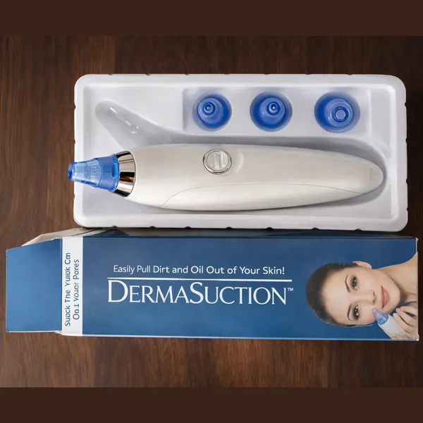 White_And_Blue_Plastic_Derma_Suction