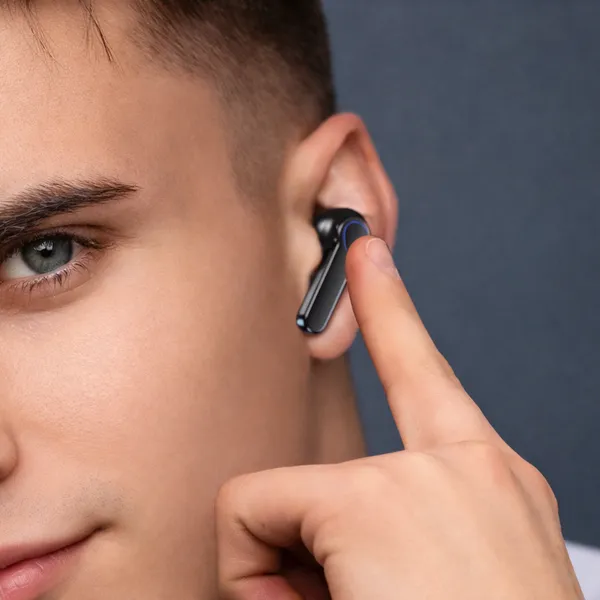Black_Plastic_True_Wireless_M19_Aerosound_Airpod