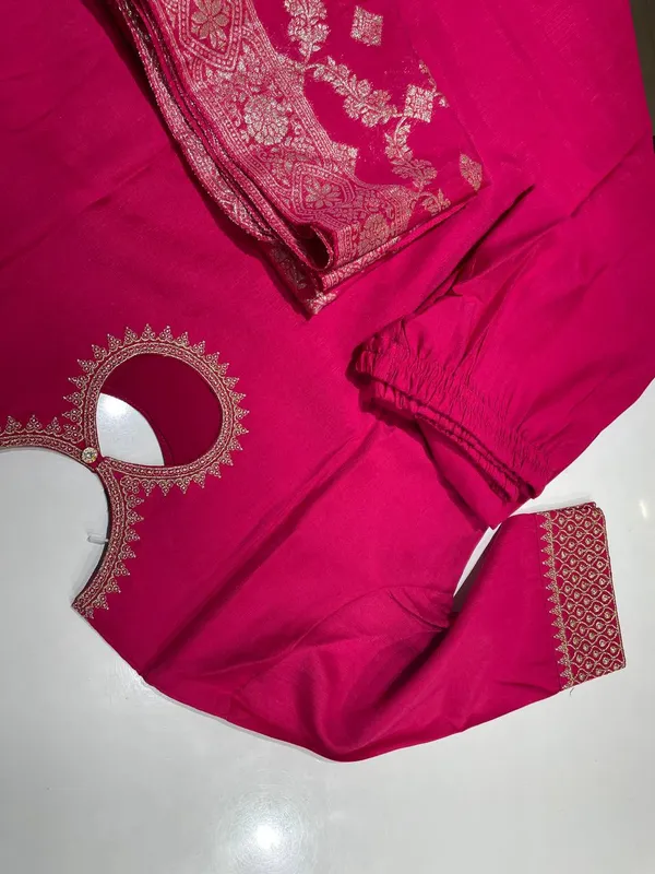 Pink_Vatican_Fabric_Kurta_Set_For_Women