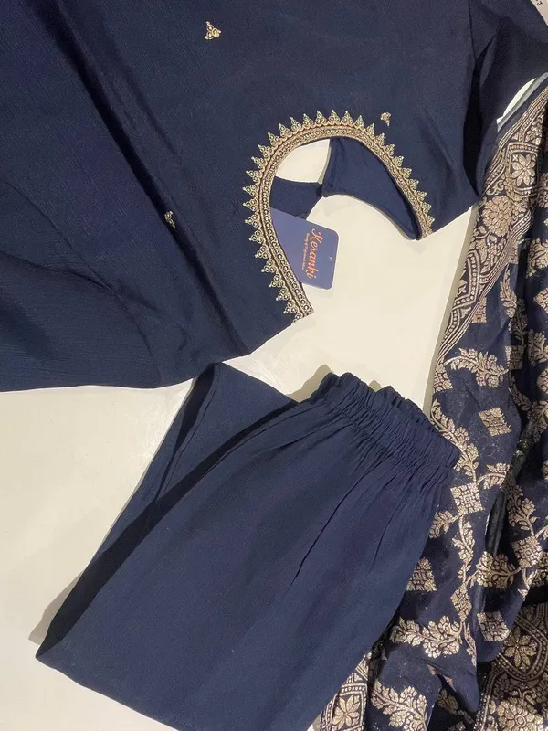 Navy_Blue_Printed_Fabric_Kurta_Set_For_Women