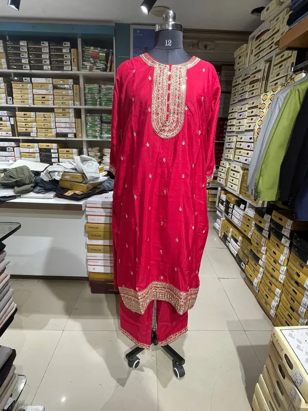 Red_Silk_Churidar_Set_For_Women