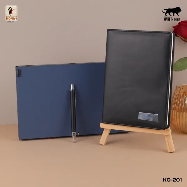 Black_Personalised_4_In_1_Corporate_Gift_Set_Which_Includes_Diary_And_Keychain_And_Metal_Pen_And_Card_Holder_Gift_Set_For_Employee_Of_The_Month_And_Personalised_Diary_Corporate_Gift_For_Clients