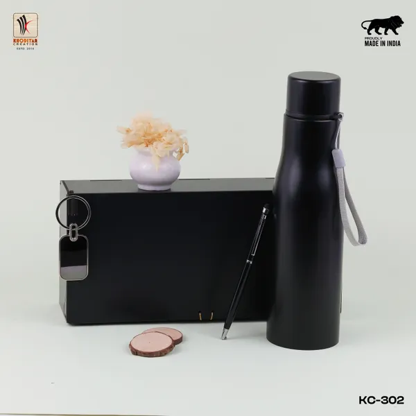 Black_3_In_1_Corporate_Gift_Set_Includes_Metal_Pen_As_Keychain_And_Bottle_For_Promotional_Gifting