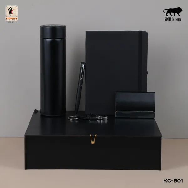 Black_Personalized_Diary_And_Pen_And_Keychain_And_Temperature_Bottle_As_Corporate_Gift_Set_For_Executive_Gifting