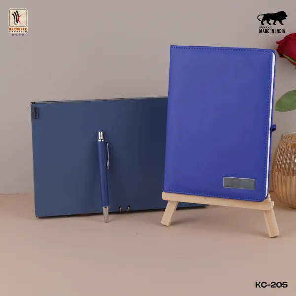 Blue_Personalised_4_In_1_Corporate_Gift_Set_Which_Includes_Diary_And_Keychain_And_Metal_Pen_And_Card_Holder_Gift_Set_For_Employee_Of_The_Month_And_Personalised_Diary_Corporate_Gift_For_Clients