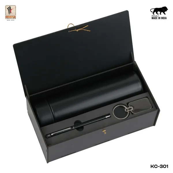 Black_3_In_1_Corporate_Gift_Set_Includes_Metal_Pen_As_Keychain_And_Bottle_For_Promotional_Gifting