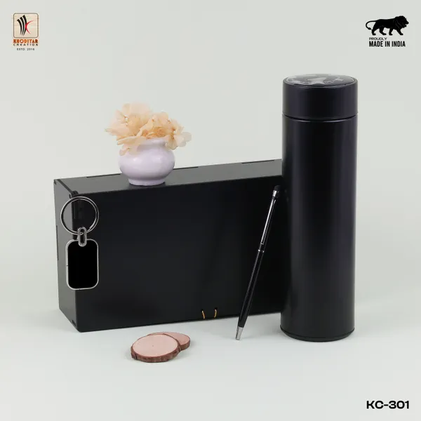 Black_3_In_1_Corporate_Gift_Set_Includes_Metal_Pen_As_Keychain_And_Bottle_For_Promotional_Gifting
