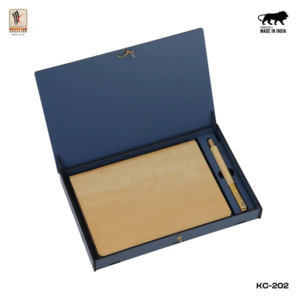 Wooden_Personalised_4_In_1_Corporate_Gift_Set_Which_Includes_Diary_And_Keychain_And_Metal_Pen_And_Card_Holder_Gift_Set_For_Employee_Of_The_Month_And_Personalised_Diary_Corporate_Gift_For_Clients