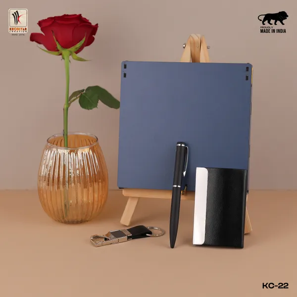 Black_Personalized_Card_Holder_With_Pen_And_Keychain_Gift_Set_With_Name_Engraved_3_In_1_For_Employee_Recognition