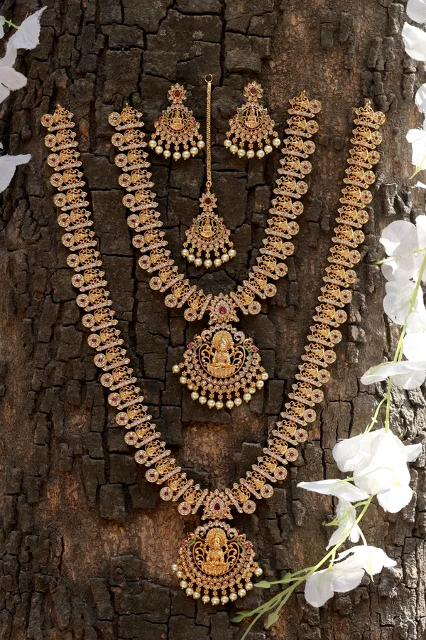 Lakshmi_Pendant_Long_Haram_And_Necklace_Set_For_Women