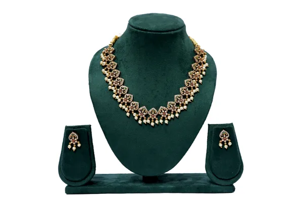 Short_Zircon_Necklace_Set_With_Pearls_And_Ad_Stone_For_Women