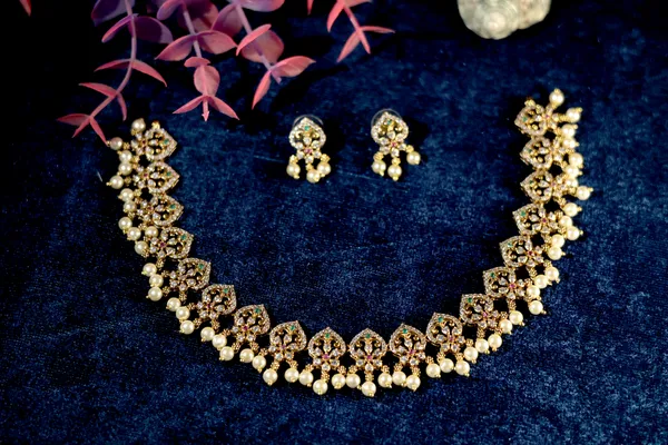 Short_Zircon_Necklace_Set_With_Pearls_And_Ad_Stone_For_Women