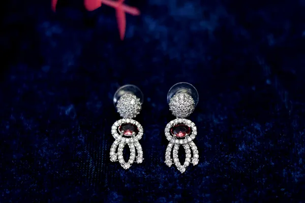 Rhodium_Plated_Jewellery_Set_Silver_Toned_Necklace_Set_With_Matching_Earrings
