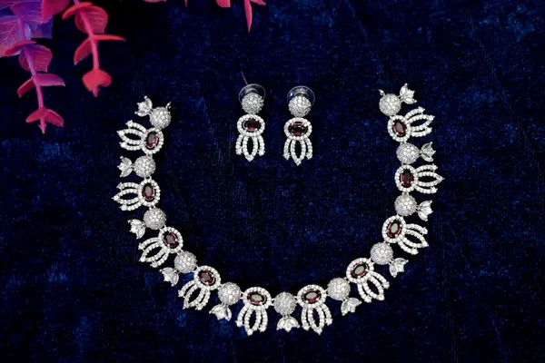 Rhodium_Plated_Jewellery_Set_Silver_Toned_Necklace_Set_With_Matching_Earrings