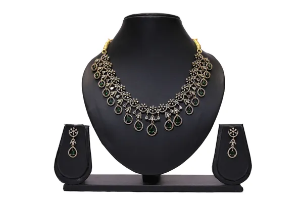 Victorian_Red_And_Green_Gold_Choker_Necklace_Set_For_Women(Pack_Of_2)