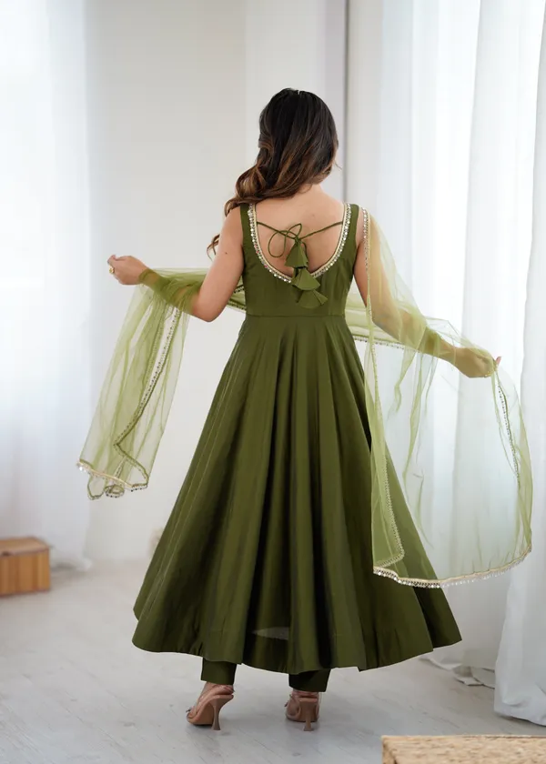 Emerald_Green_Pure_Romansilk_Mehandi_Chanderi_Anarkali_Set_Dupatta_And_Pant_For_Women