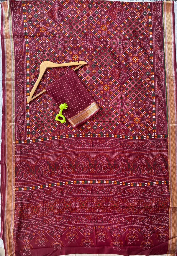 Maroon_Premium_Banjaran_Bandhani_Printed_Cotton_Saree_For_Women