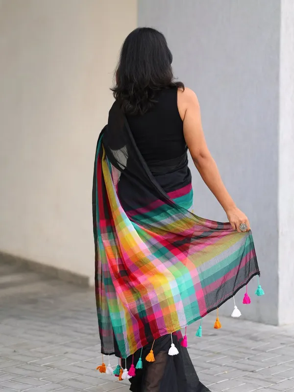 Blue_Premium_Banjaran_Linen_Hd_Digital_Print_And_Handmade_Zalar_Finish_Cotton_Saree_For_Women