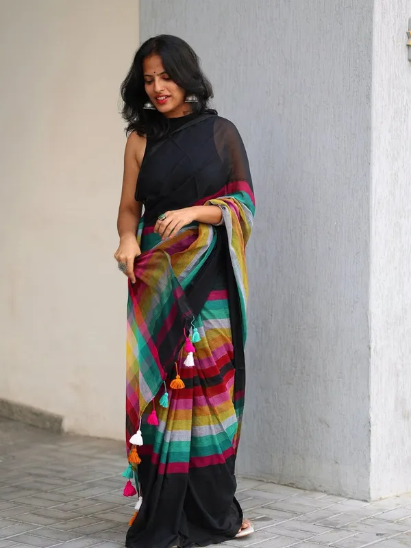 Black_Premium_Banjaran_Linen_Hd_Digital_Print_And_Handmade_Zalar_Finish_Cotton_Saree_For_Women