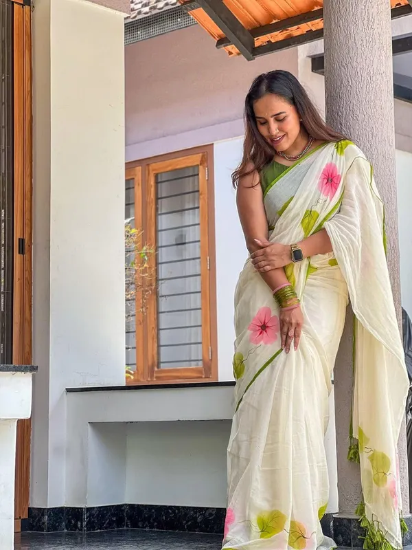 Multicolor_Beautiful_Banjaran_Ultra_Hd_High_Quality_Digital_Printing_Wax_Finishing_In_Saree_For_Women