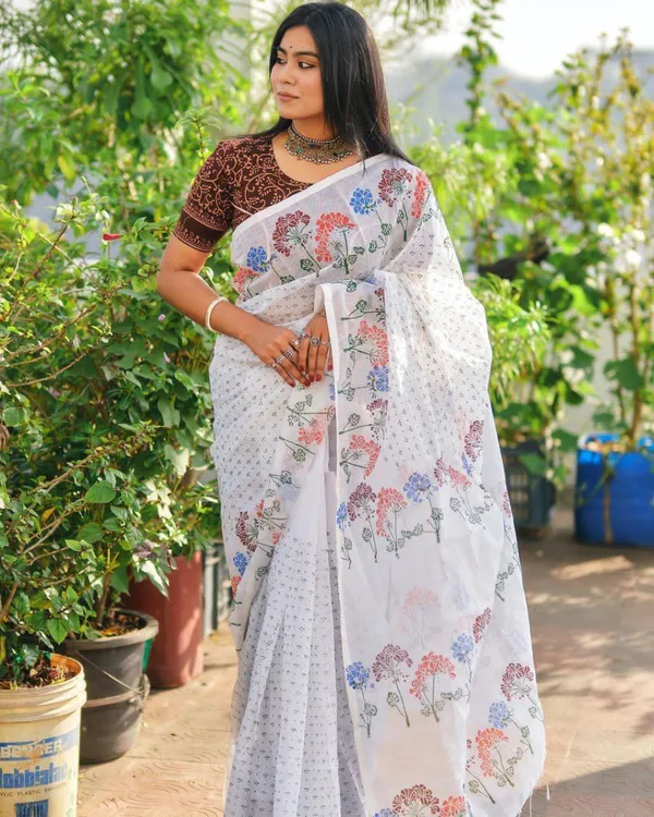 Multicolor_Banjaran_Premium_Daily_Wear_Digital_Print_Saree_For_Women