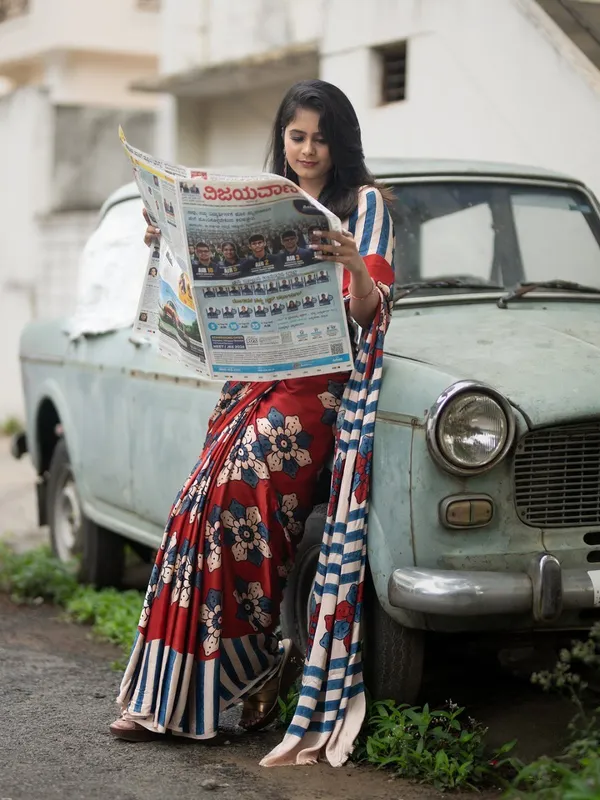 Multicolor_Banjaran_Elegant_Linen_Cotton_Printed_Premium_Wax_Finish_And_Zalar_Detailing_Saree_For_Women