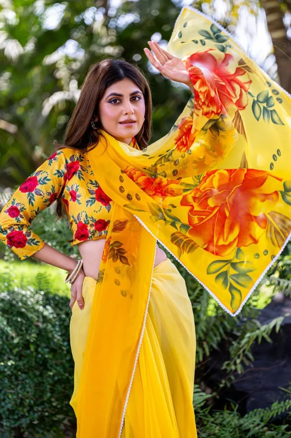 Multicolor_Flower_Peddling_High_Quality_Mill_Printing_Wax_Finishing_In_Saree_For_Women