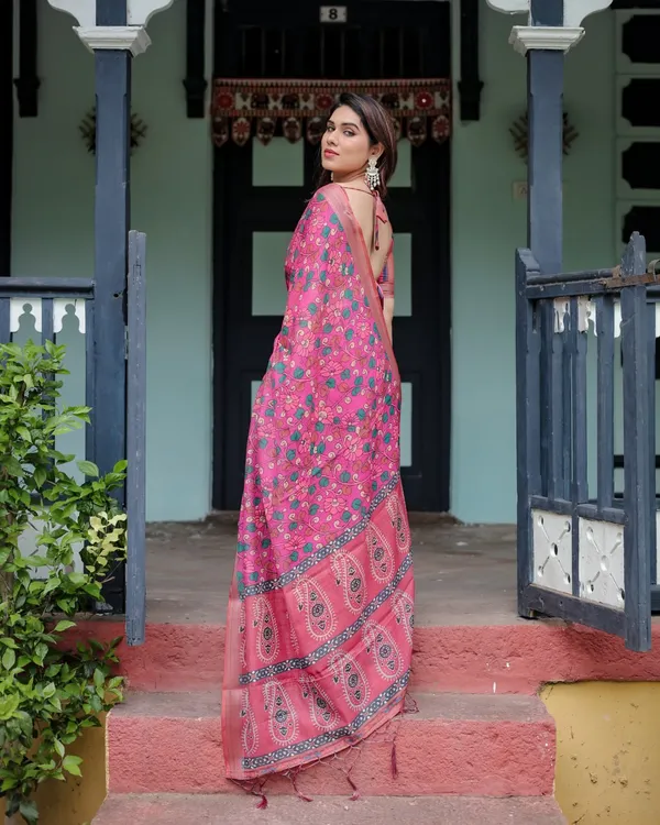 Pink_Floral_Linen_Designer_Pallu_Cotton_Saree_For_Women