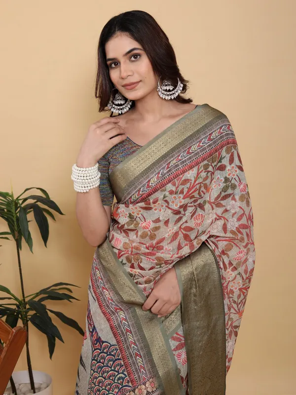 Olive_Green_Elegant_Beige_Kalamkari_Print_Zari_Border_Saree_For_Women