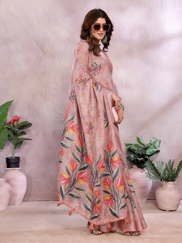 Peach_Floral_Print_Linen_Shimmer_Saree_For_Women
