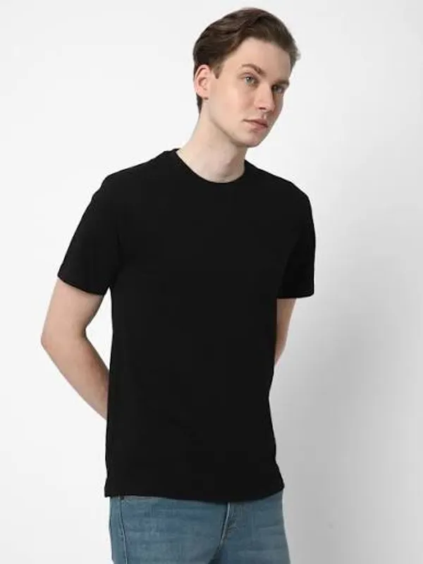 Men's_Solid_Regular_Fit_Cotton_T-Shirt