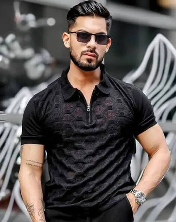 Men's_Solid_Regular_Fit_Cotton_T-Shirt