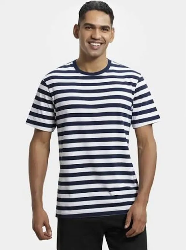 Men's_Solid_Regular_Fit_Cotton_T-Shirt