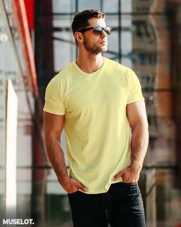 Men's_Solid_Regular_Fit_Cotton_T-Shirt
