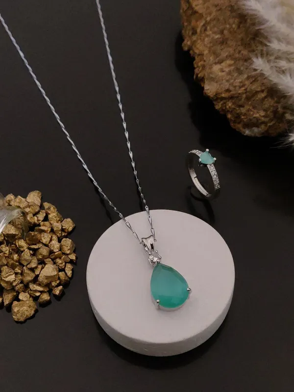 Elegant_Green_Teardrop_Stone_Pendant_Necklace_With_Matching_Ring_Set_Pack_Of_2