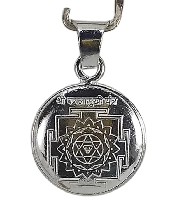 Bagla_Mukhi_Yantra_Silver_Locket_Baglamukhi_Yantra_Pendent