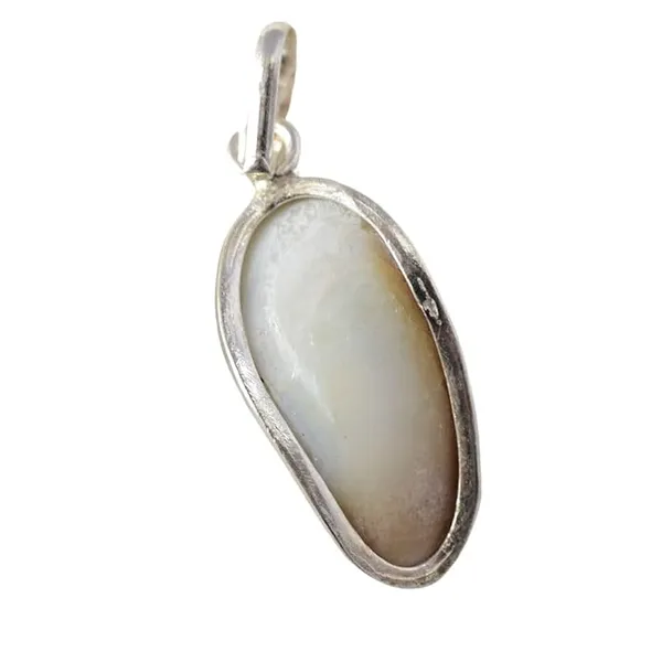 Shukra_Mani_Silver_Locket_13_Carat_100%_Natural_Shukramani_Shukra_Mani_Silver_Locket