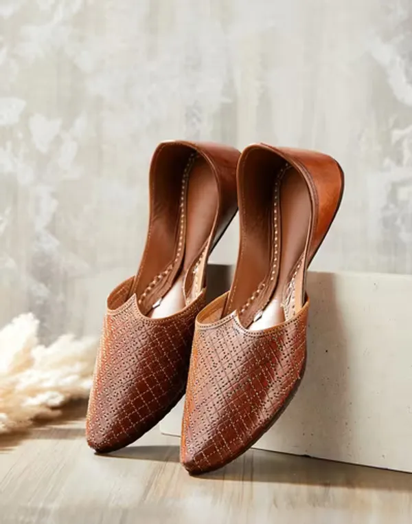 Brown_Leather_Hand_Embroidered_Juttie